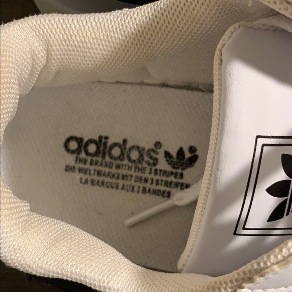ππ HOST PICK ππ Adidas Shoes / Womenβs Sneakers - Picture 3 of 7